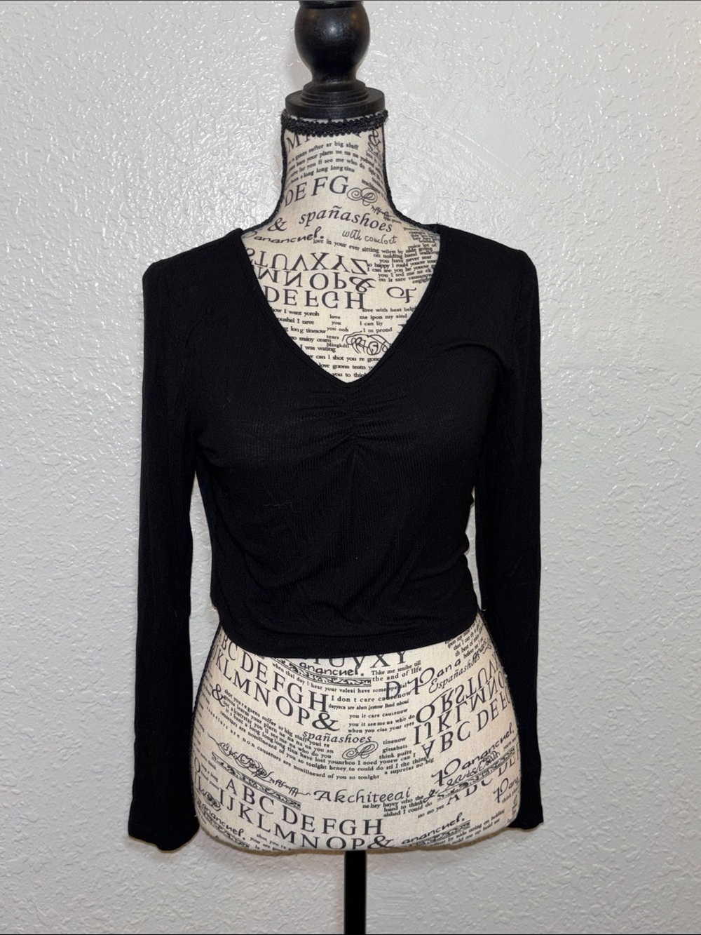 Black Long Sleeve V-Neck Crop Top